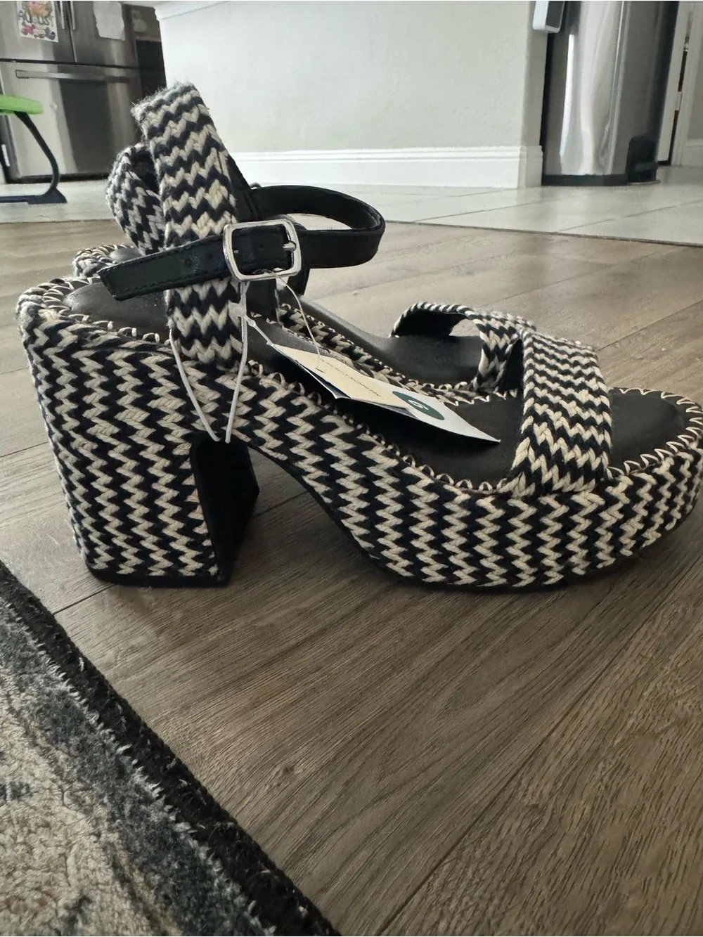 Universal Thread Black and White Woven Platform Sandals